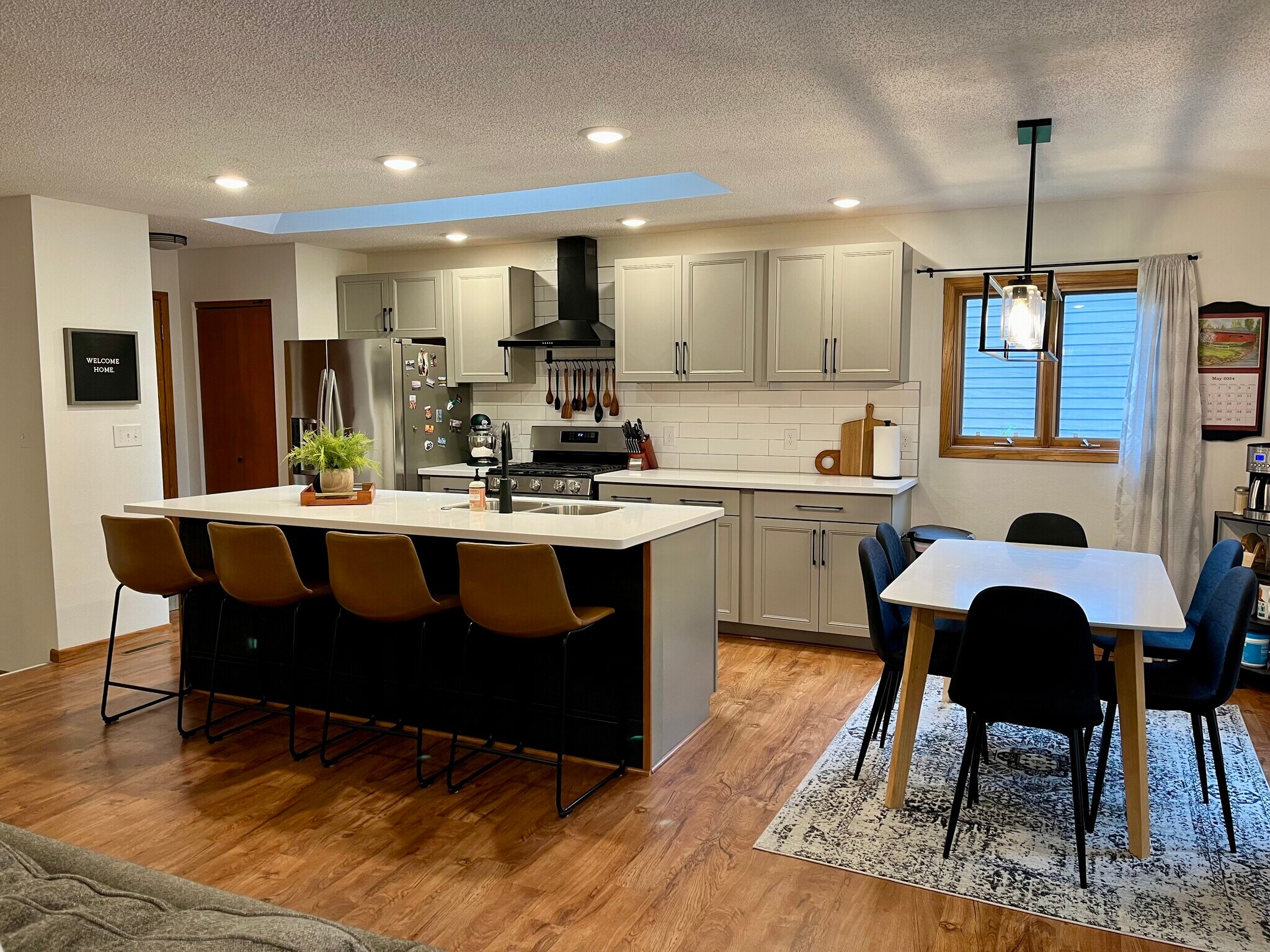 Building Photo - 1909 Holiday Rd