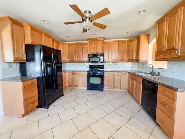 Building Photo - A Beautiful 2 Bedroom Home with Office and 2 Bonus Room