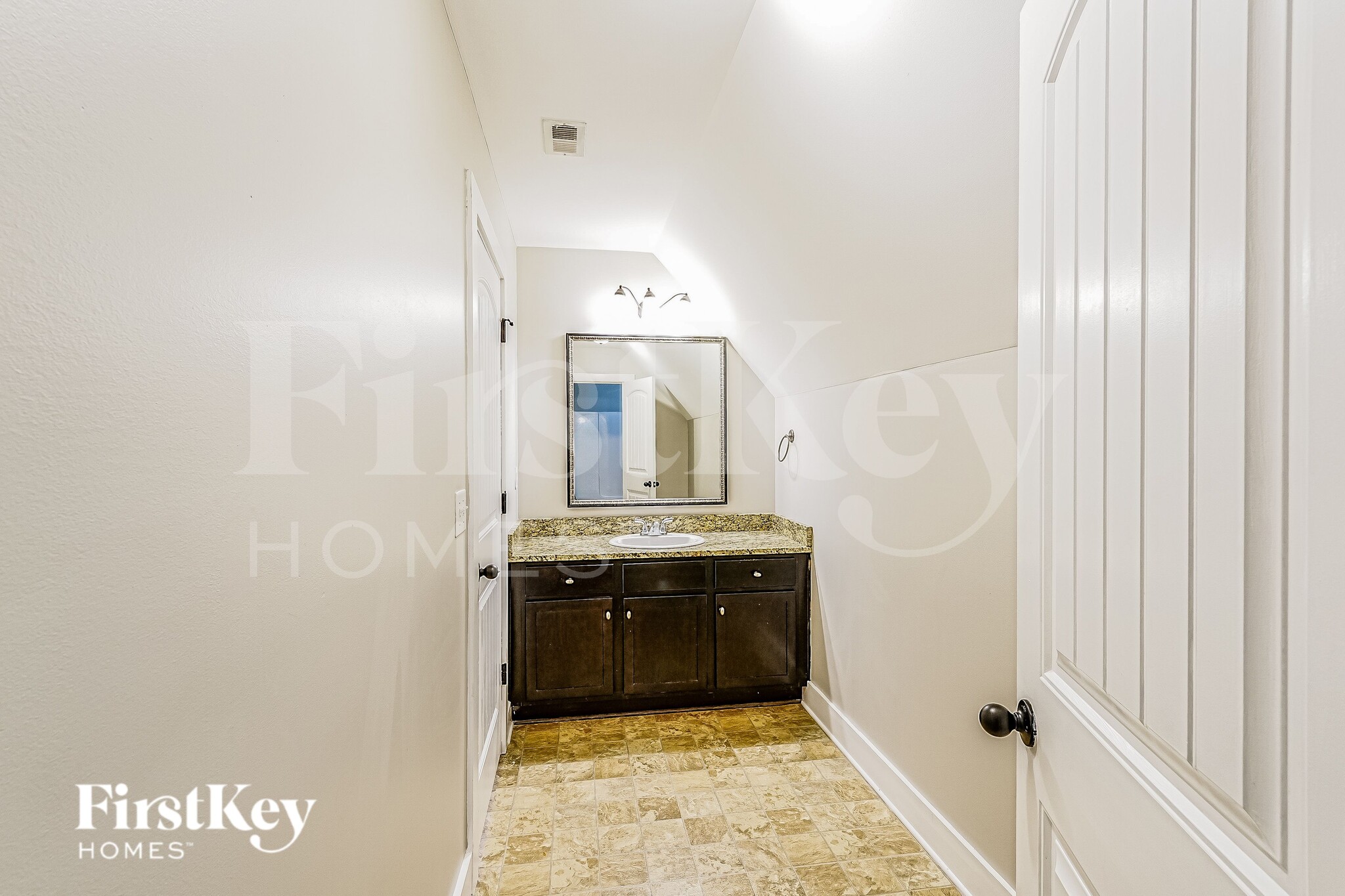 Building Photo - 6366 Cove Ln