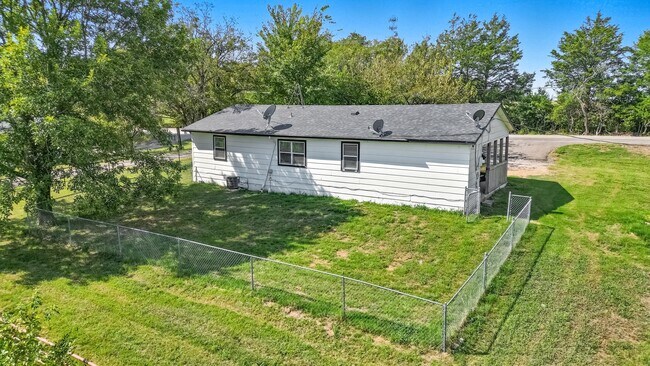 Building Photo - 1166 N Texas 78 Business