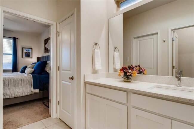 Building Photo - 14225 Fallsprings Way