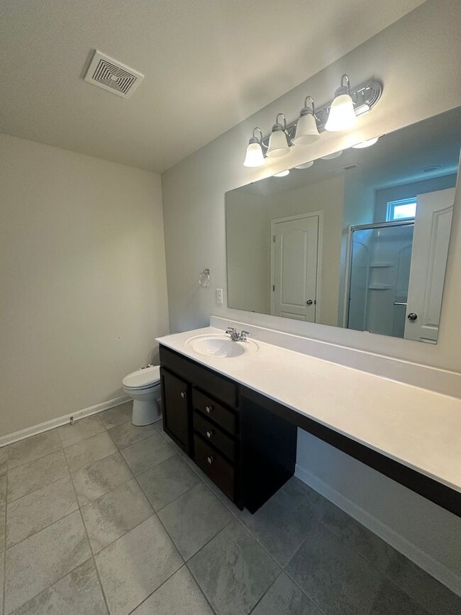 Building Photo - Spacious 4-Bedroom Home – Available Now!