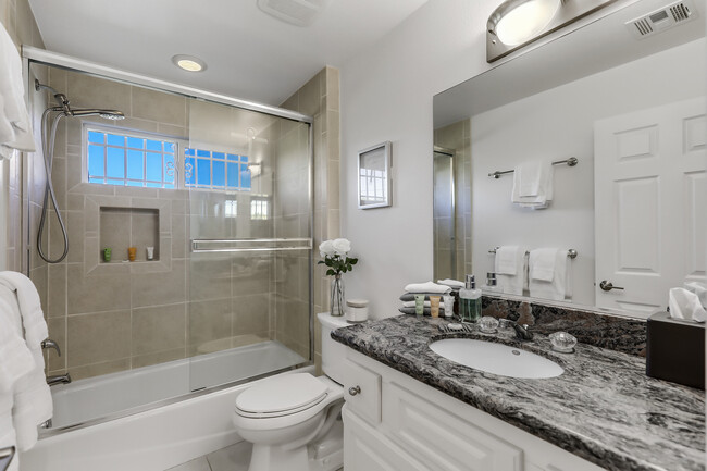 Hall Bath - 67365 Monterey Rd