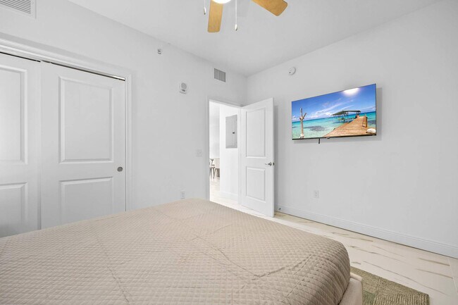 Building Photo - 605 Kemp St