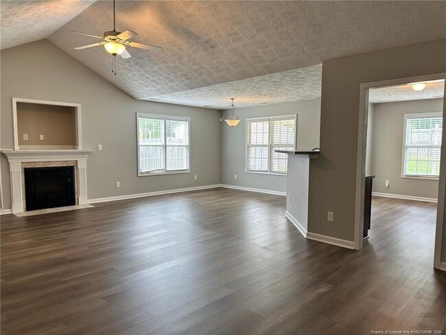 Building Photo - 654 Hogart St