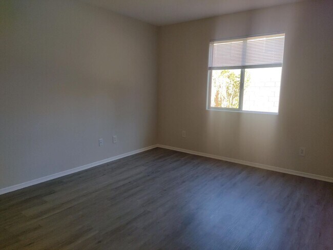 Building Photo - A Very nice and Clean Single Story Home in Summerlin