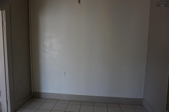 Building Photo - 2104 Ave A
