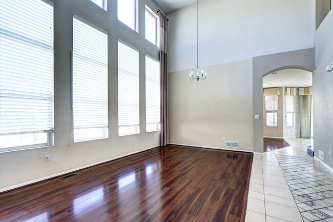 Building Photo - Beautiful 2-story Home in Dunes Park Henderson, CO!