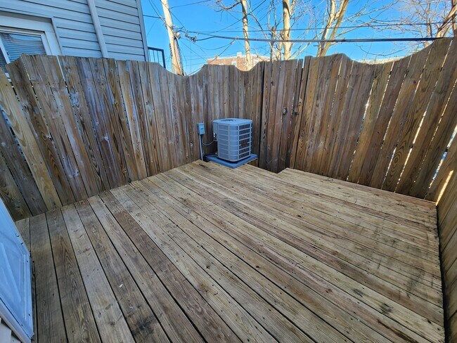 Building Photo - 19 S 45th St