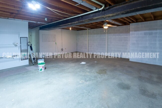 Building Photo - 211 Sandpiper Ln