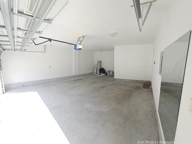 Building Photo - 337 Tequesta Dr