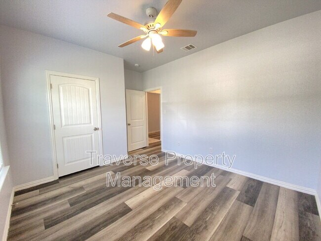Building Photo - 5509 Wellesley Ave