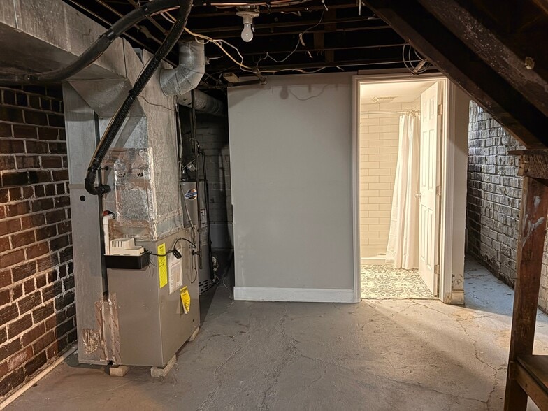 Building Photo - 59 E Maynard Ave