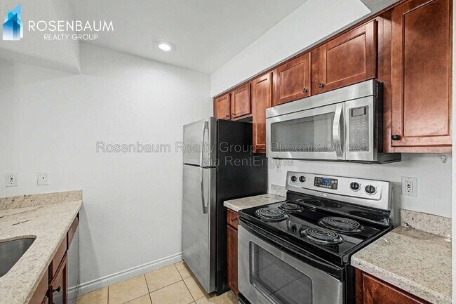 Building Photo - 5135 N 10th St