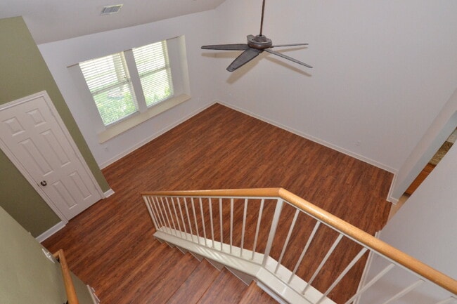 Building Photo - Beautiful Corner Lot Home in Plum Creek