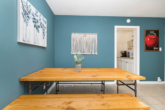 Custom dinning table - 123 Archdale Dr