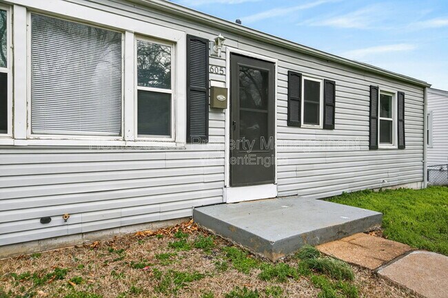 Building Photo - 605 Abston St