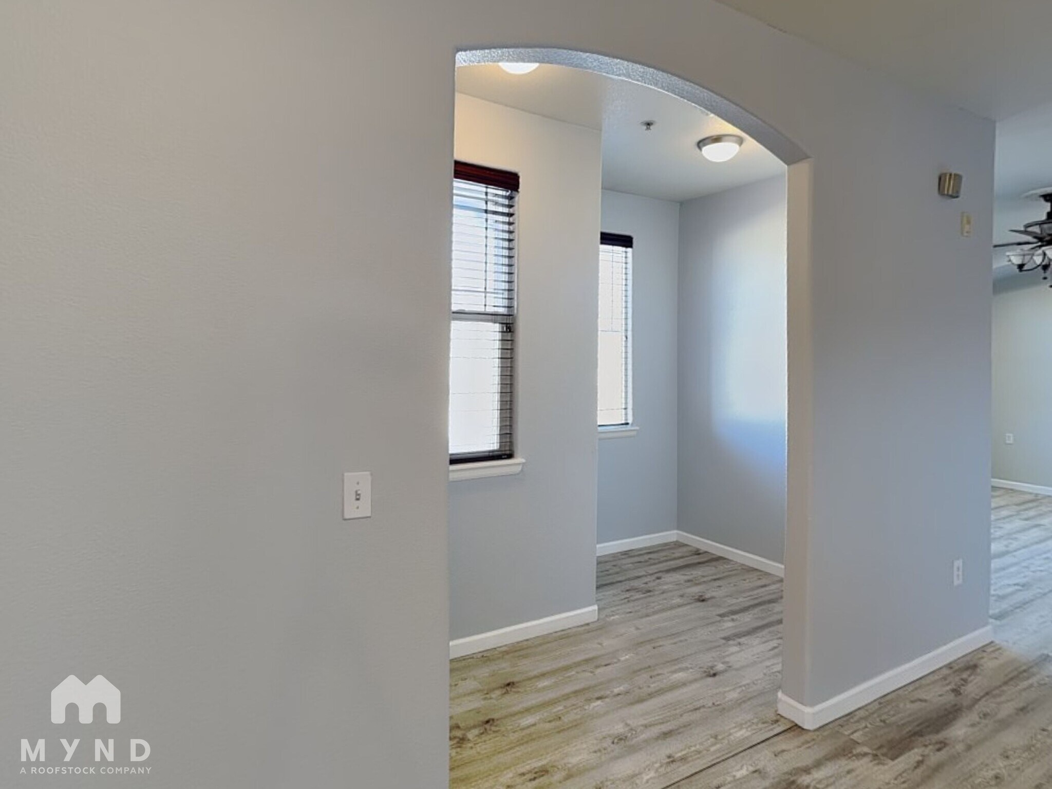 Building Photo - 803 E 98th Ave