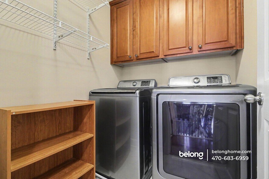 Building Photo - 824 Autry Oak Ct