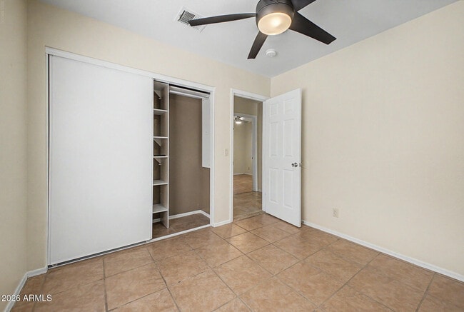 Building Photo - 933 N 94th Pl