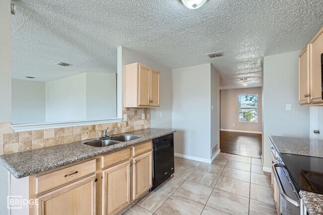 Building Photo - 1395 Stewart Dr