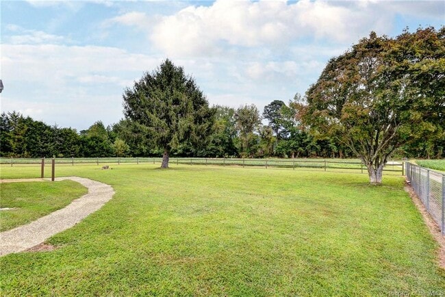 Building Photo - 5930 Farmers Dr