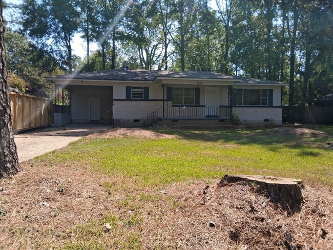 Building Photo - 1826 Wisteria Dr