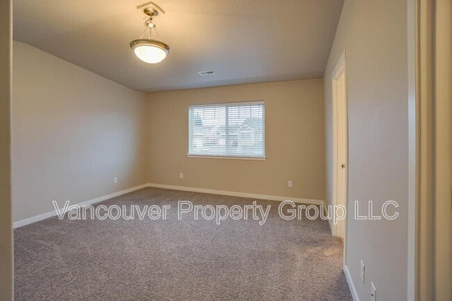 Building Photo - 7428 NE 62nd St