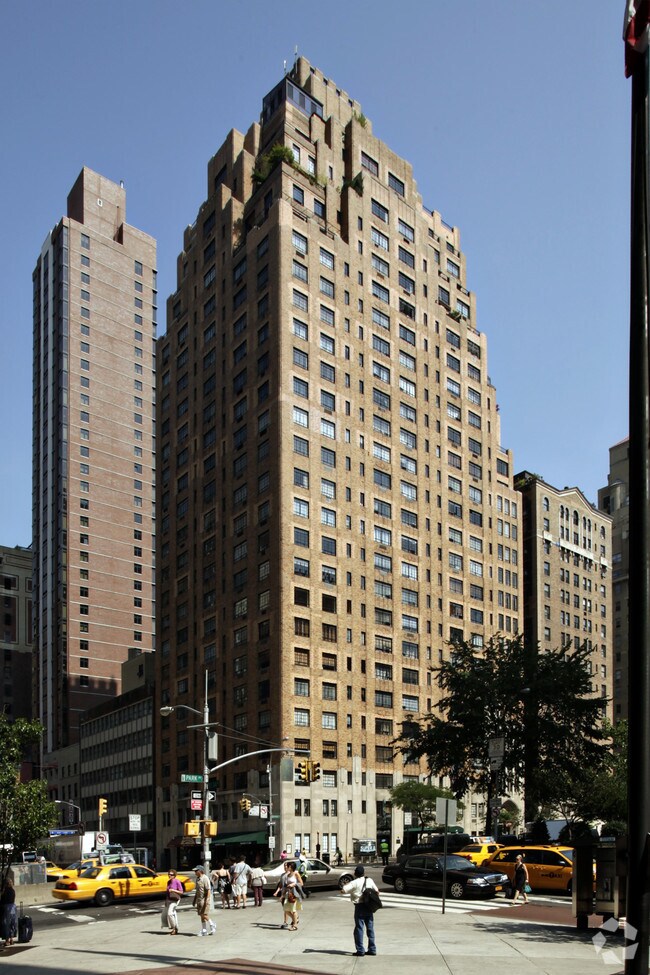Primary Photo - Ten Park Avenue