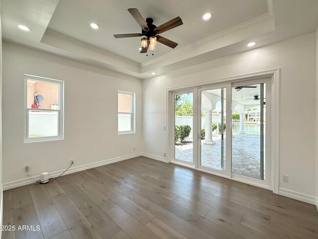 Building Photo - 1523 E Treasure Cove Dr