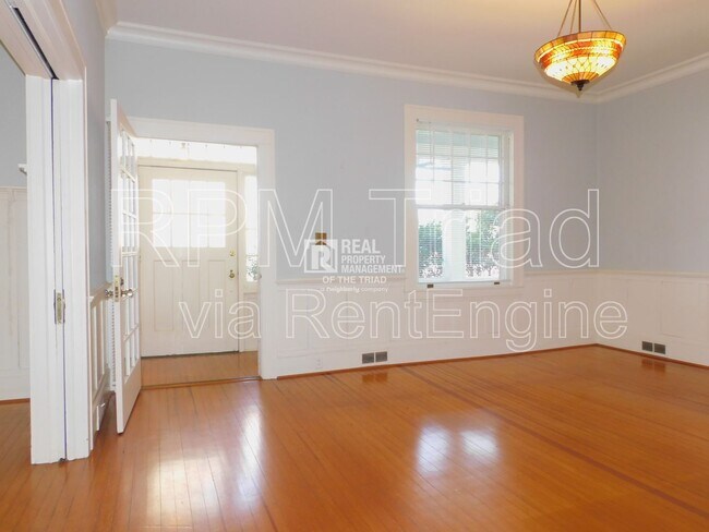 Building Photo - 1224 Glade St NW