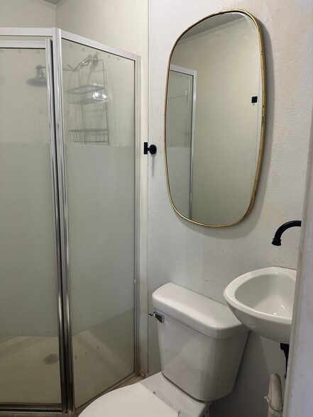 Building Photo - 1018 Campbell Ave