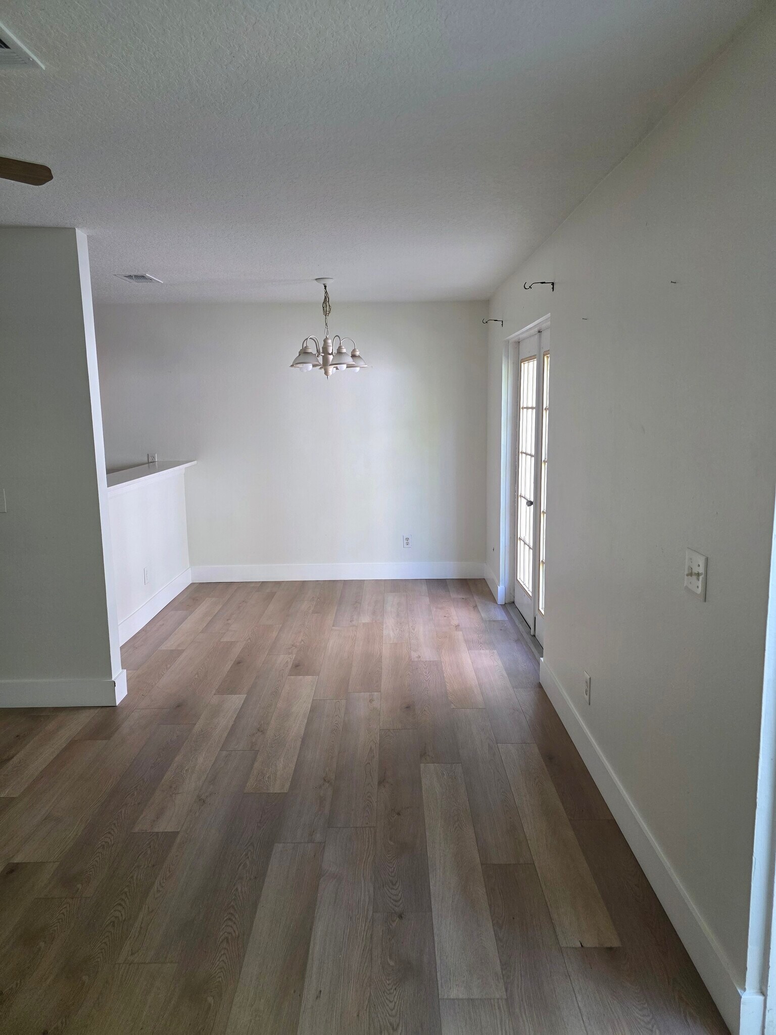 Building Photo - 512 13th Pl