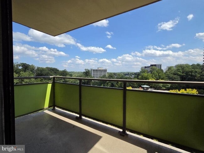 Building Photo - 5225 Pooks Hill Rd