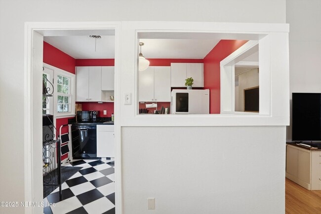 Building Photo - 1602 Felch Ave