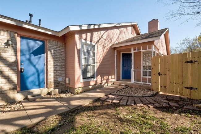 Building Photo - 12207 Alderbrook Dr
