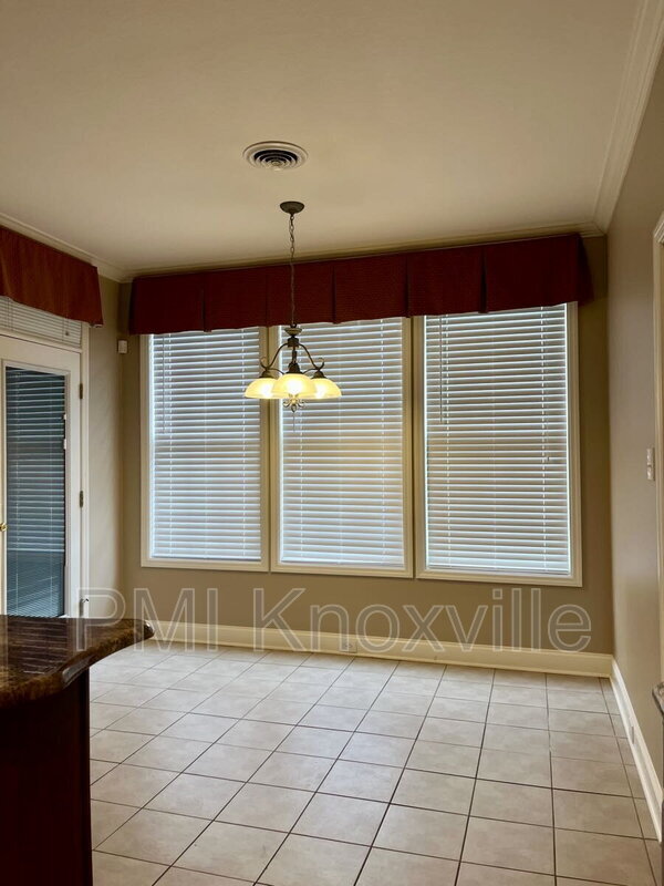 Building Photo - 4601 Ivy Rose Dr