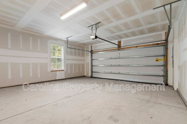 Building Photo - 10138 Hemingway Pl