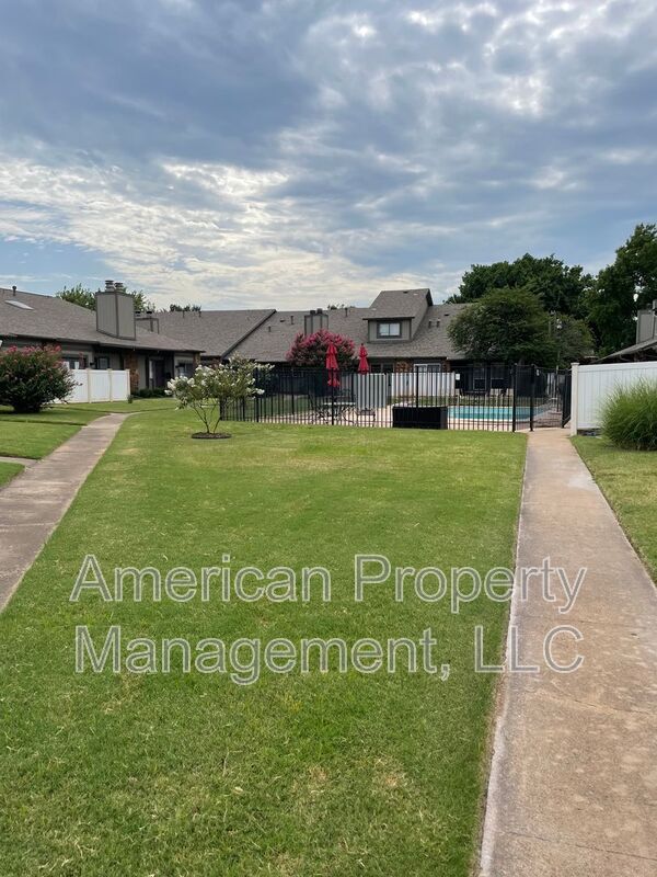 Building Photo - 6185 S Zunis Ave