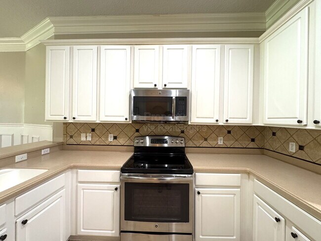Building Photo - 10108 Marsh Pine Cir