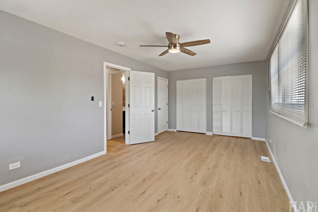 Building Photo - 2208 Kensington Dr