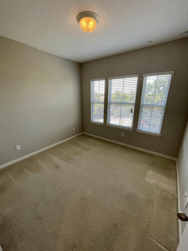 Building Photo - 472 Windmill Palm Cir