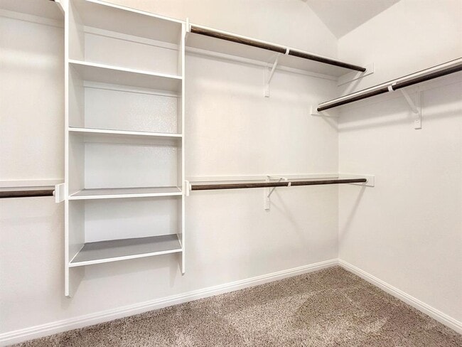 Building Photo - 610 Hereford Lp