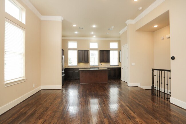 Building Photo - 1250 W 23rd St
