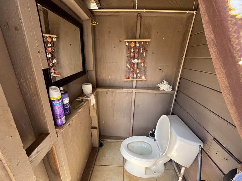 ourdoor half bath - 91-525 Hapalua St