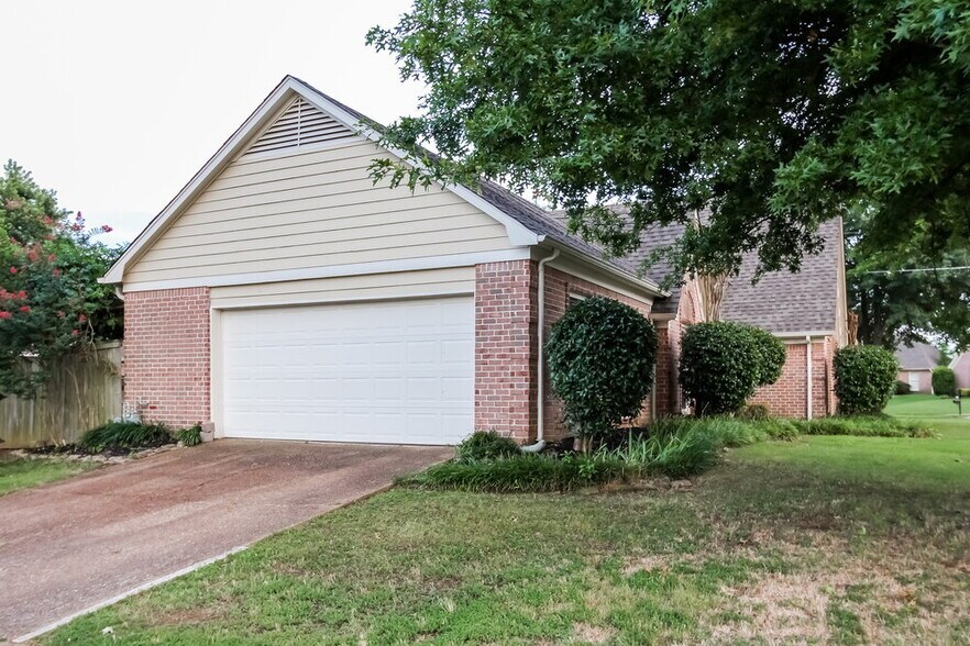 Building Photo - 7576 Dexter Run Cir