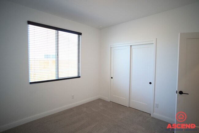 Building Photo - Newly Built Home with Solar in Gossamer Grove!