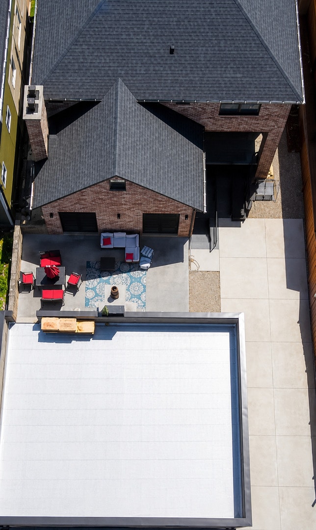 Building Photo - 7338 W Clarence Ave