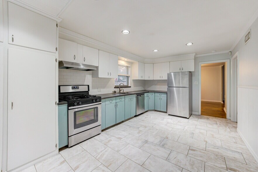 Building Photo - 4121 NW 20th St