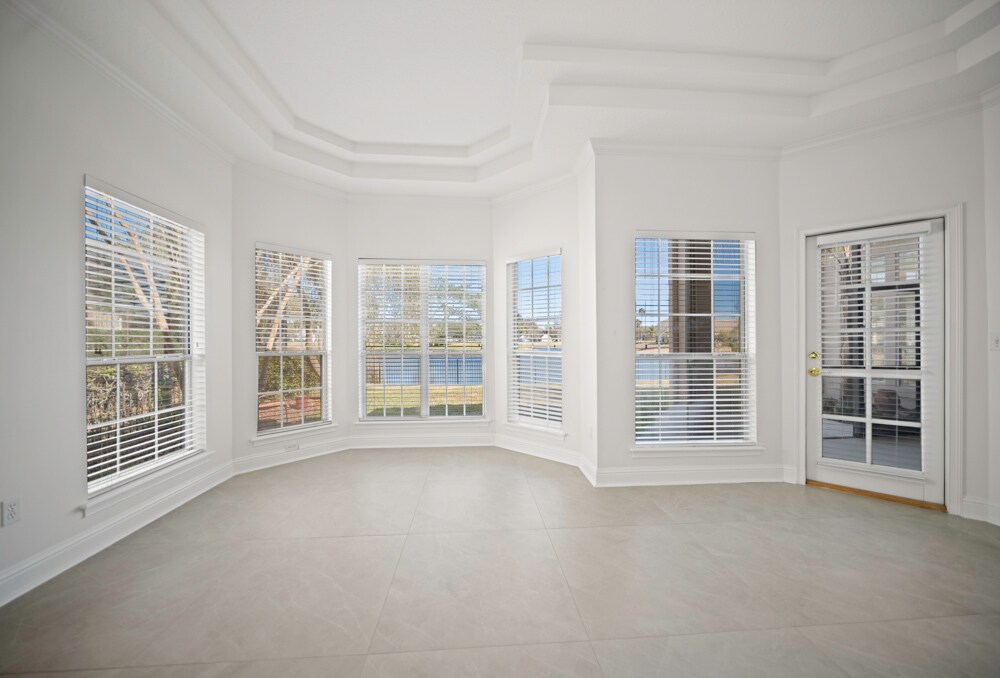 Building Photo - 10061 Vineyard Lake Rd E